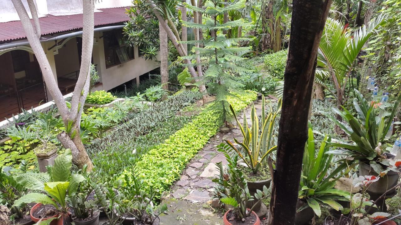 Centro Bajo Hotel & Resto Labuan Bajo Cameră foto